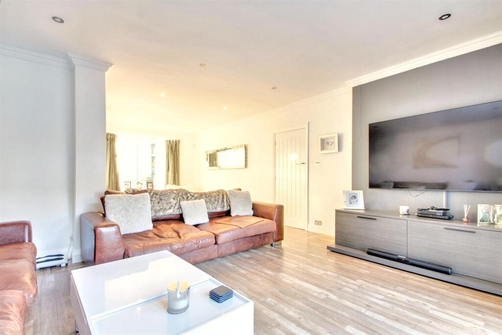 House in Worthing, West Sussex - View 3