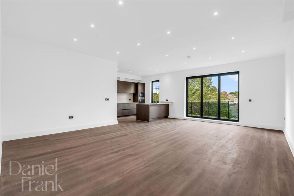 The Courtland, Whitehall Road photo 2