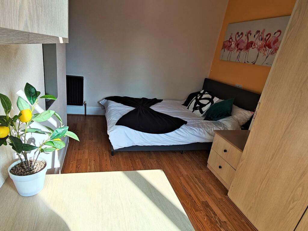 3 bedroom house share for rent