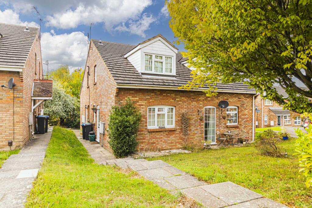 Main image of property: Hunters Close, Tring, Hertfordshire, HP23