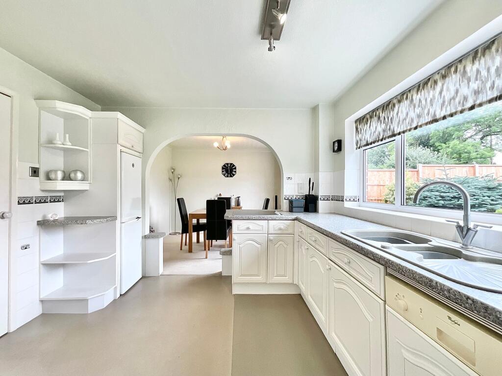 House in Stoke-on-Trent - More