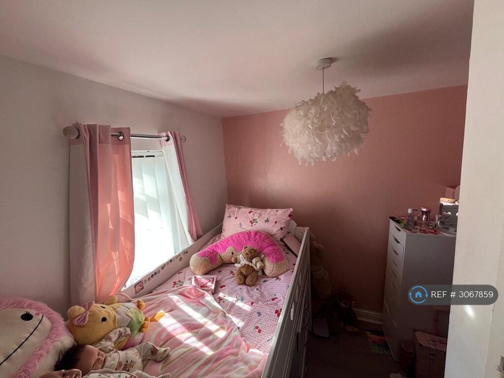 House in Stockton-on-Tees, Redcar and Cleveland - More