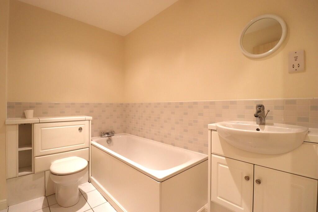 Apartment in Edinburgh - More
