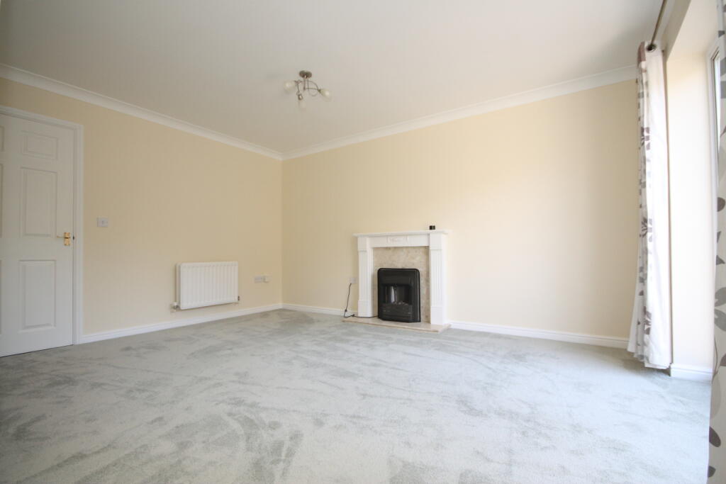 House in Woking, Knaphill - View 3