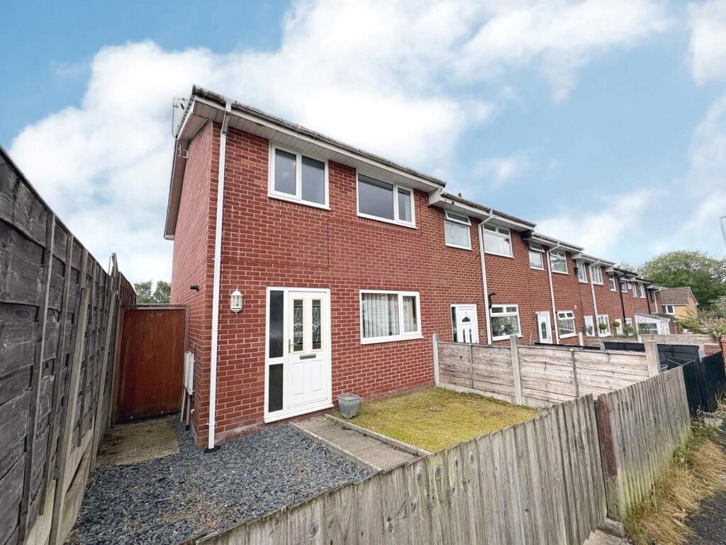 3-bed house on Cambridge Street, Stalybridge, Greater Manchester, SK15, £190,000