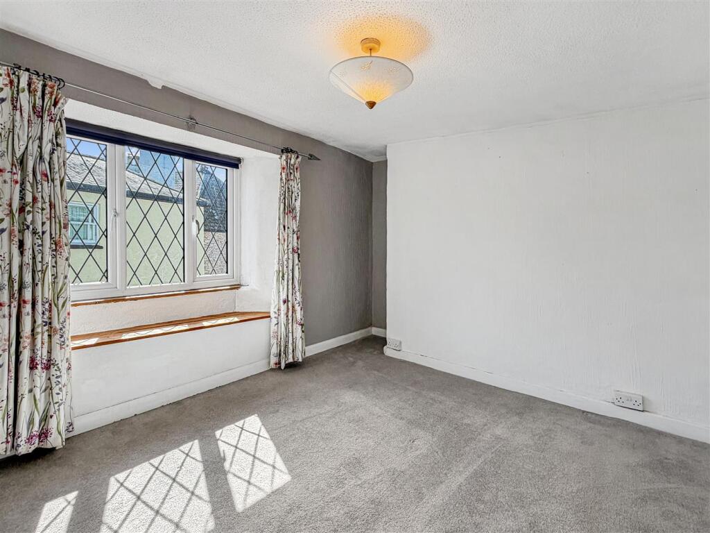 House in Torquay - More