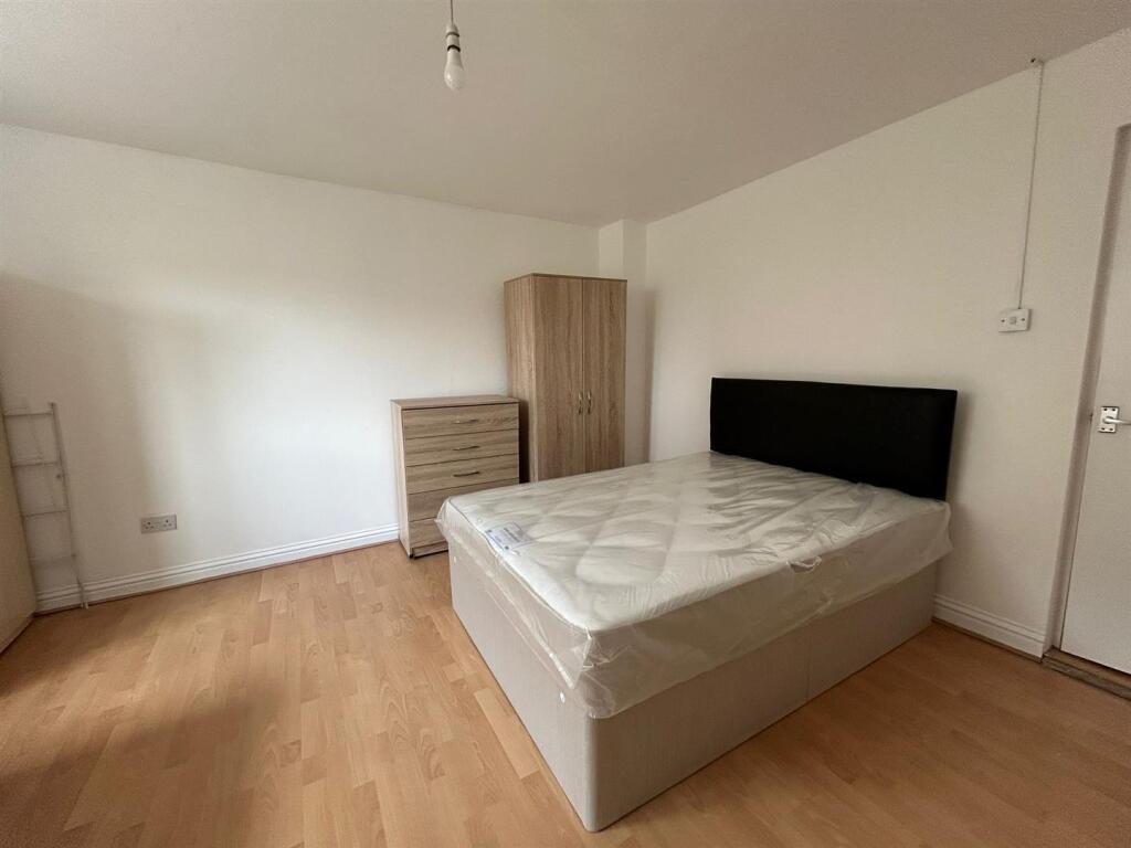 Main image of property: North End Road, Fulham