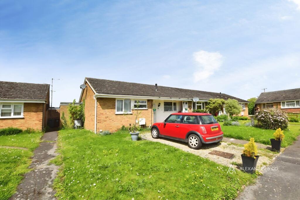 Main image of property: Oxford Close, Kirtlington, Kidlington, OX5