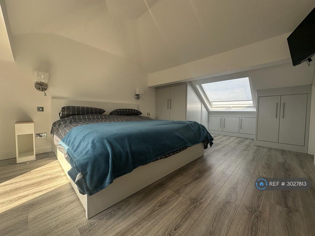 Apartment in Chester - View 4