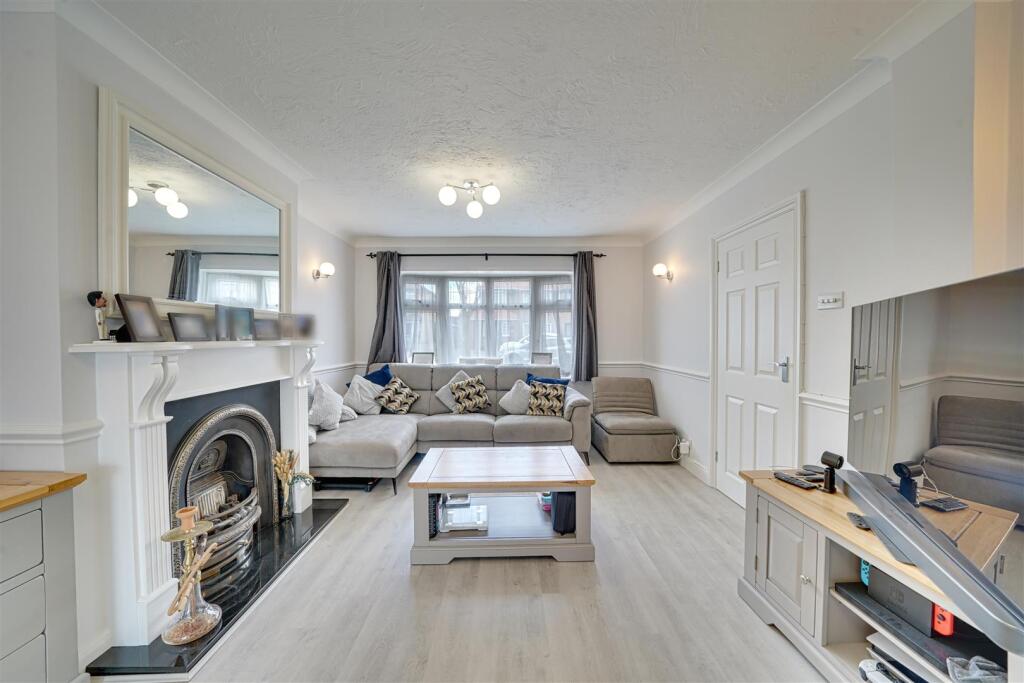 House in Enfield - View 3