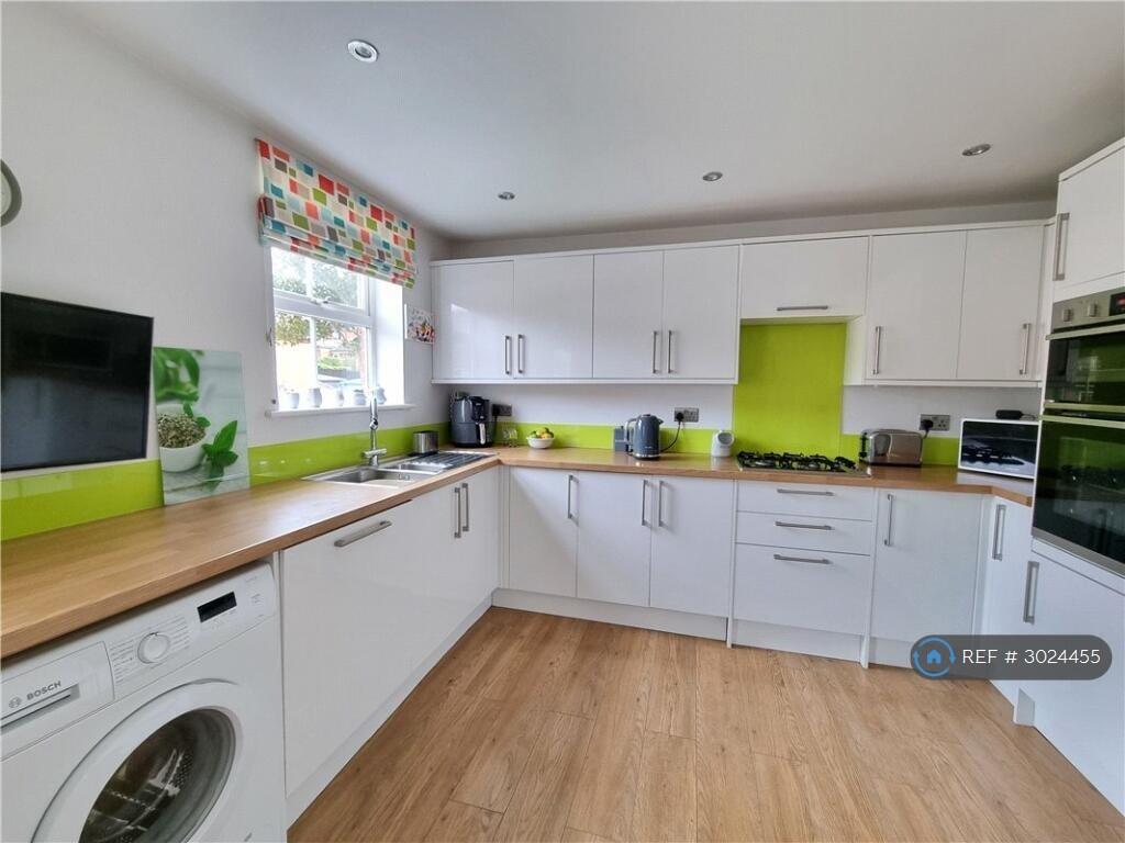 House in London - View 2