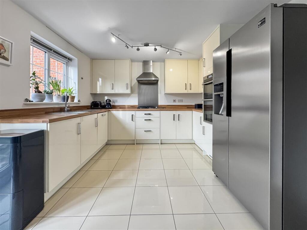 Bradgate Close, Narborough. photo 4