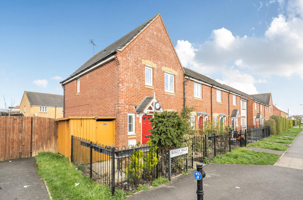 3-bed terraced on Bexley Walk, Swindon, Wiltshire, £57,700