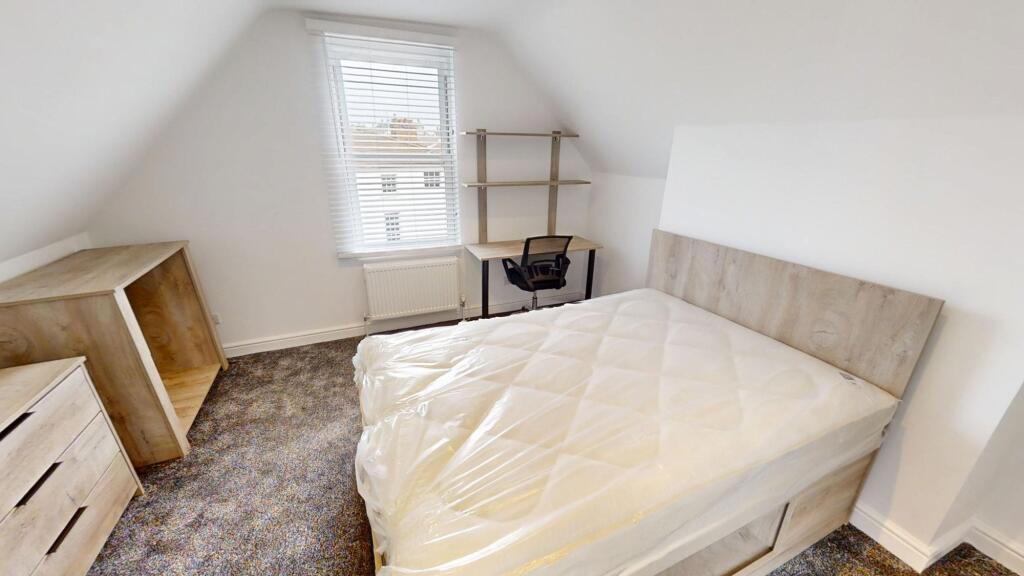 5 bedroom terraced house for rent
