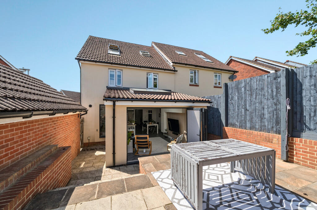Beaney View, Swindon, SN2 photo 4