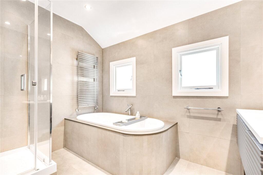 Apartment in London - View 5