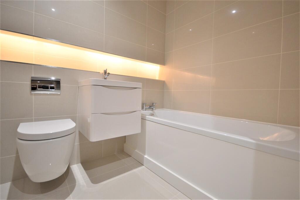 Apartment in Stockport - View 4