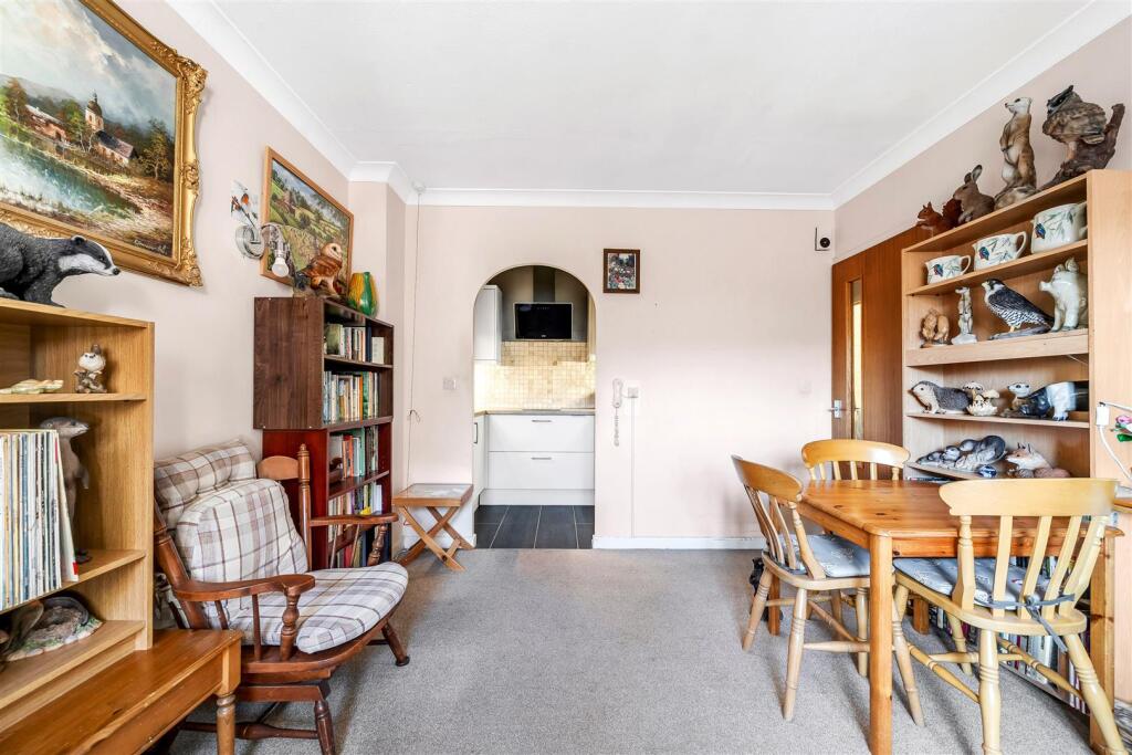 Apartment in Dorchester, Dorset - More