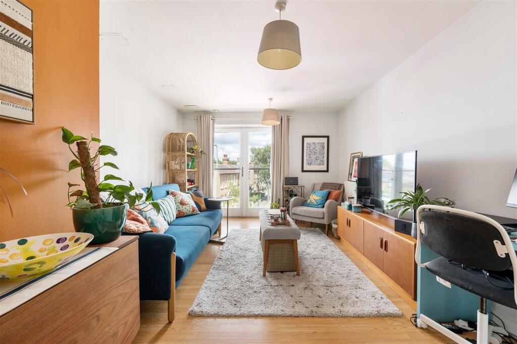 Apartment in London - View 2
