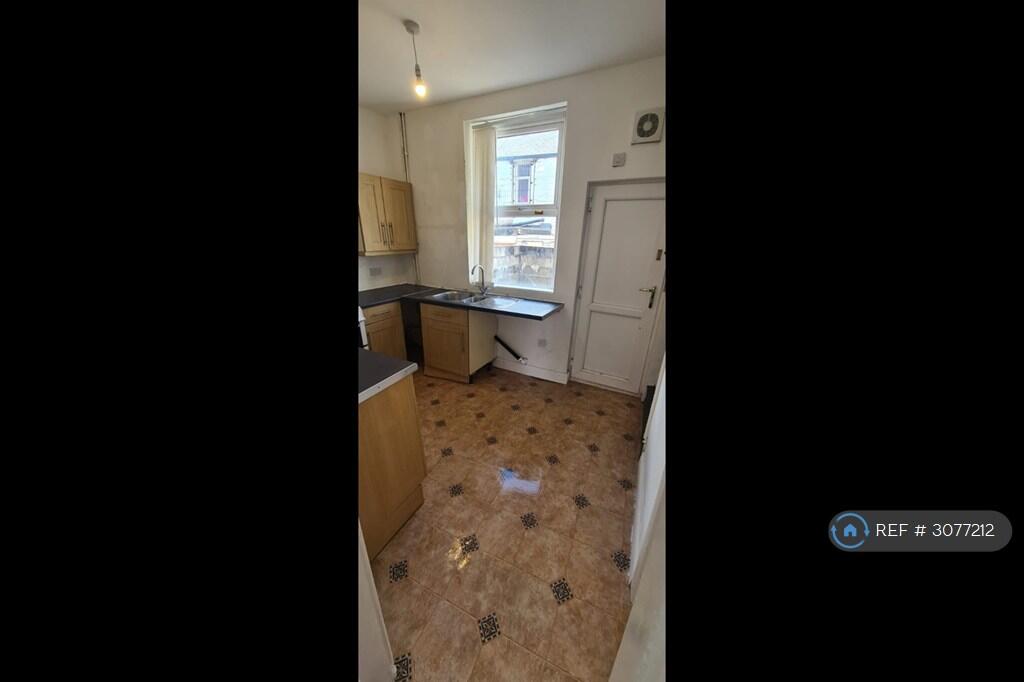 House in Burnley, Rose Grove - View 4