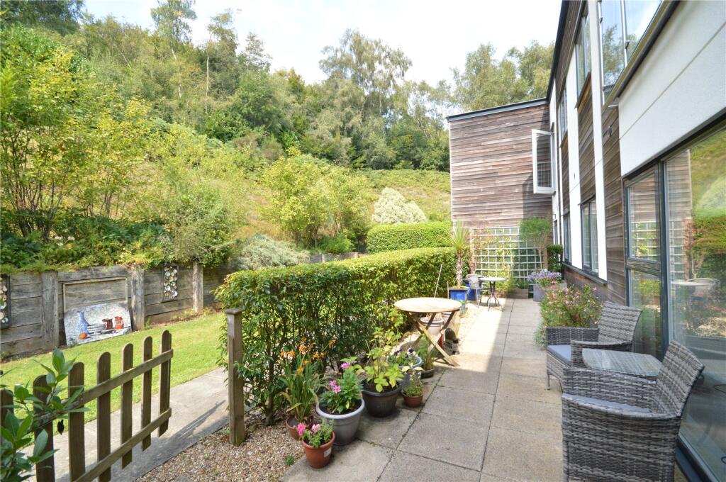 Apartment in Waverley, Haslemere - View 3