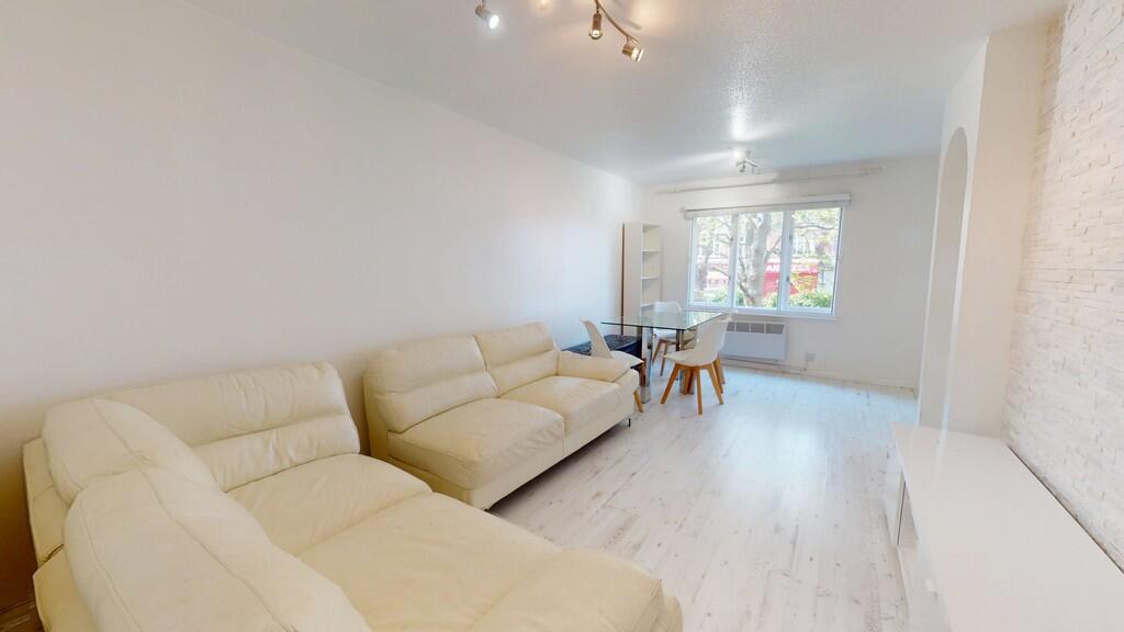 Apartment in Croydon - View 3