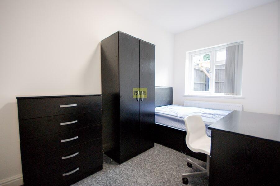 6 bedroom terraced house for rent