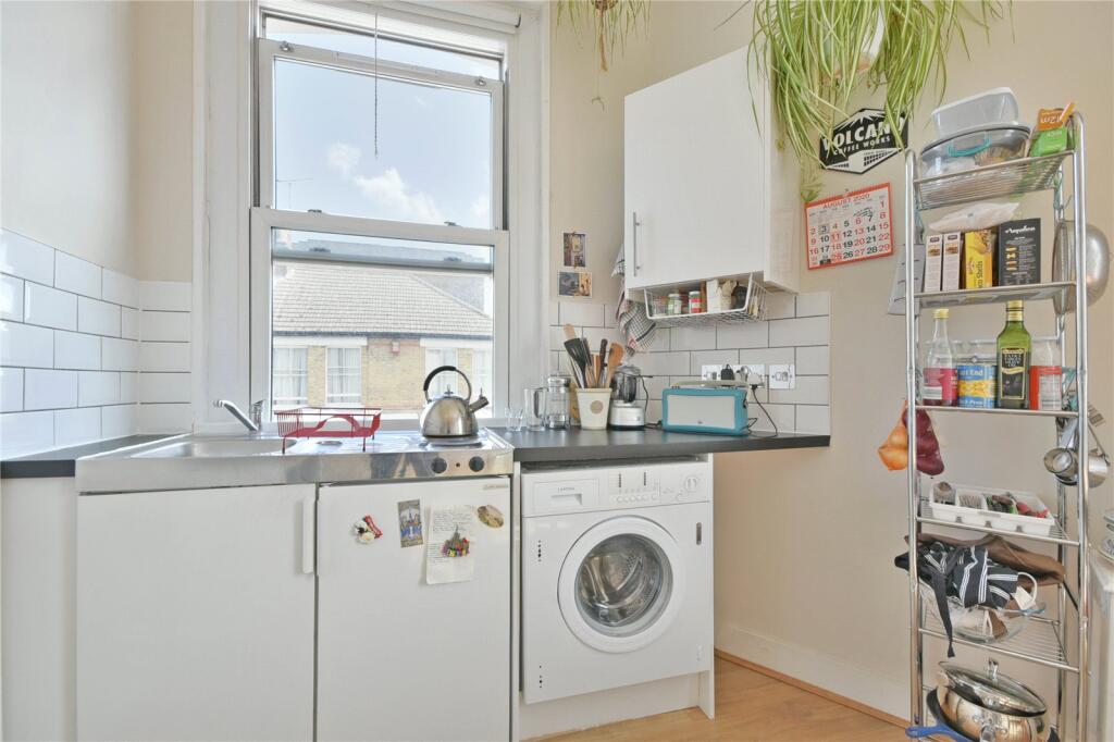 Apartment in London - View 5