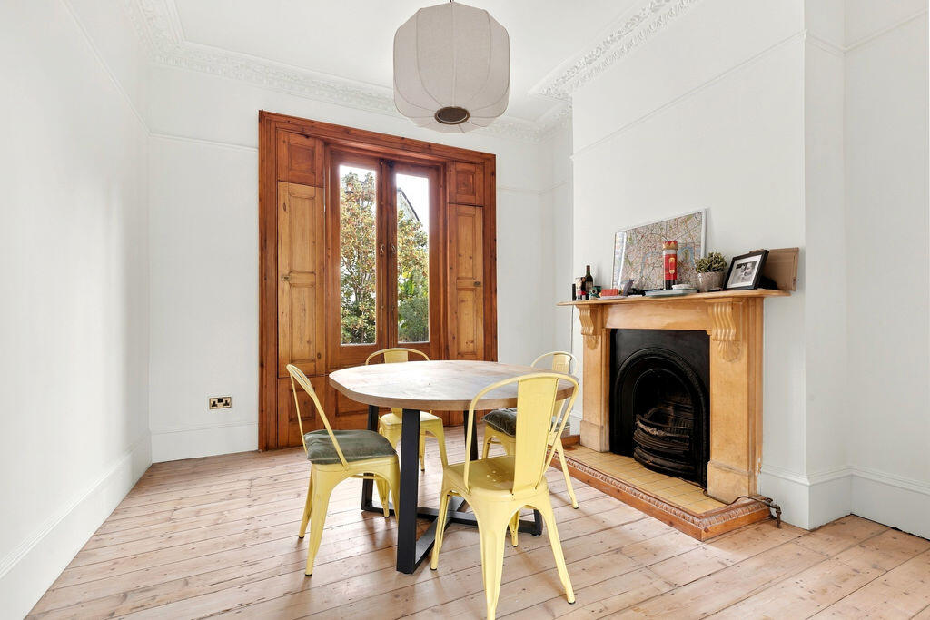 House in London - View 3