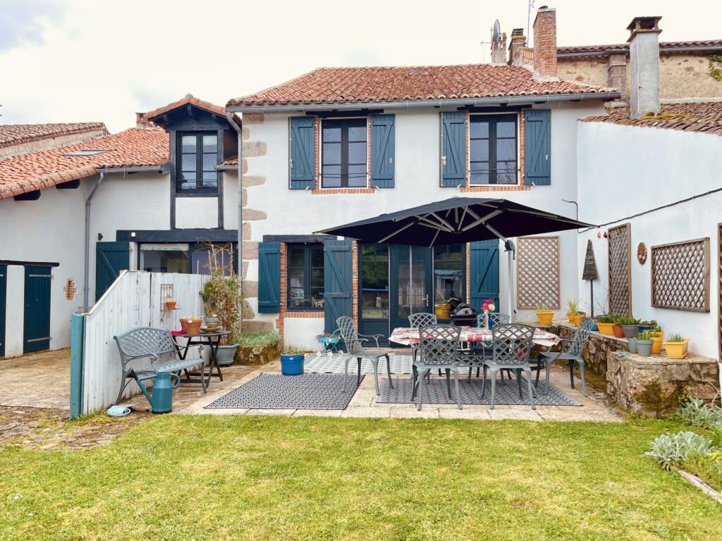 Main image of property: 16500 abzac