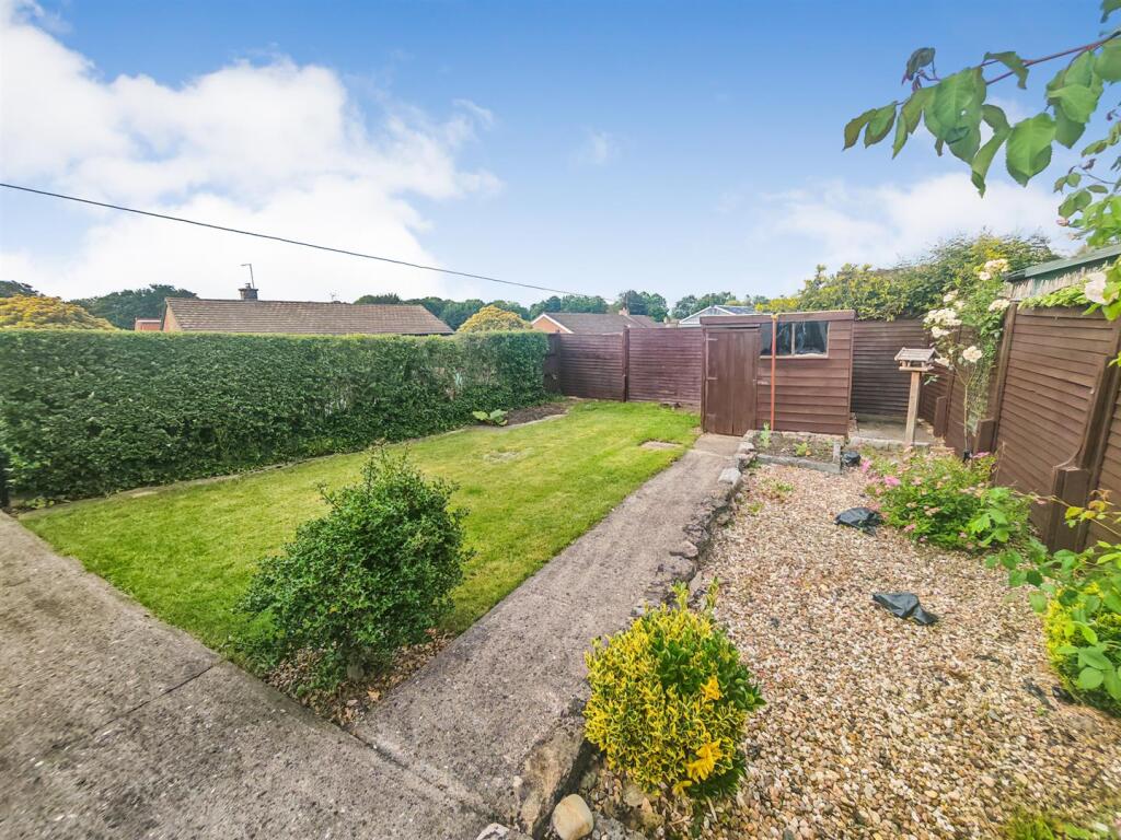 Coldermeadow Avenue, Corby photo 3