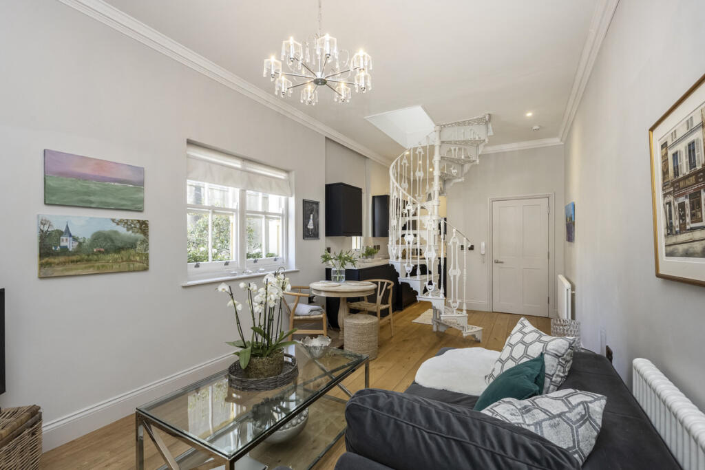 Brunswick Square, Hove, BN3 - View 2