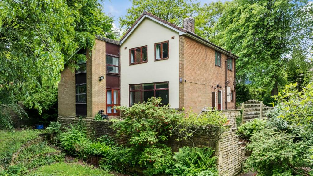 Main image of property: Town Gate, Calverley, Pudsey, West Yorkshire, LS28