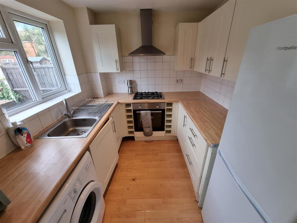 House in Croydon - View 2