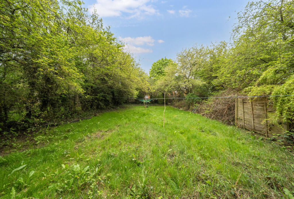 Apartment in London, Kingsbury - View 5