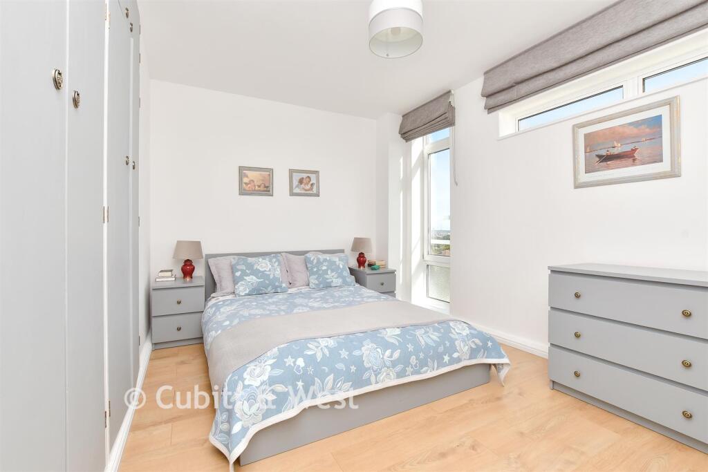 Apartment in Sutton - View 4