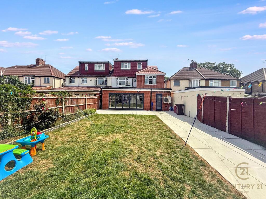 House in Twickenham - View 4