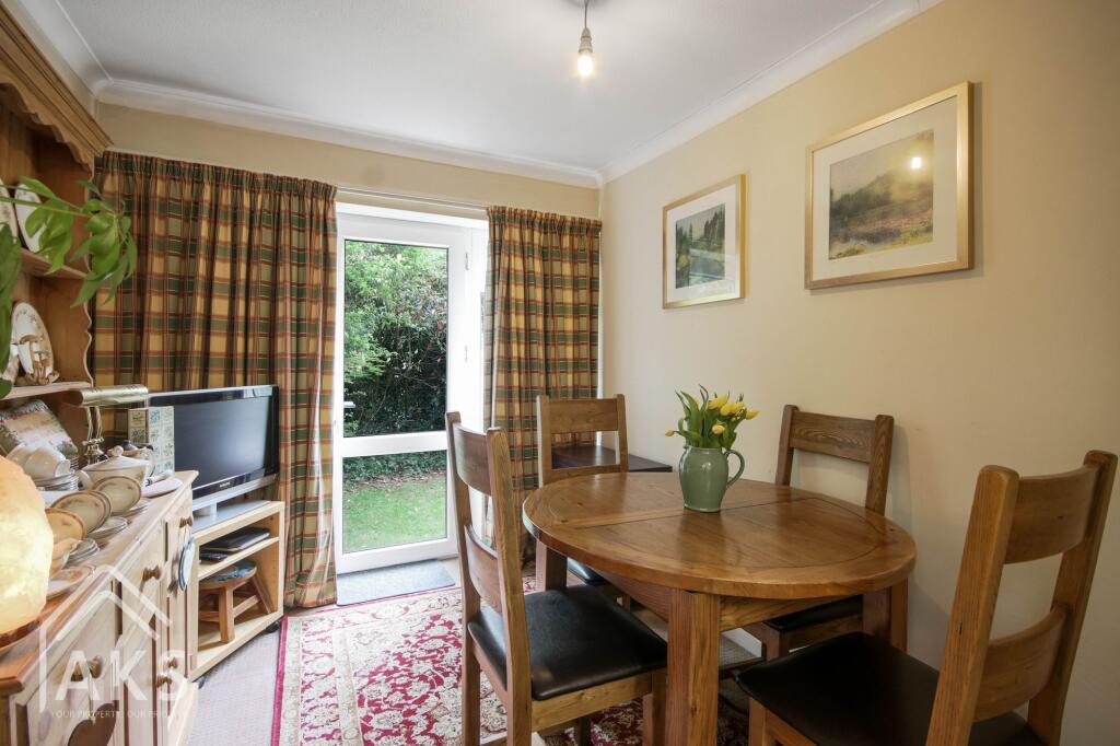 10, Oaklands Road photo 4