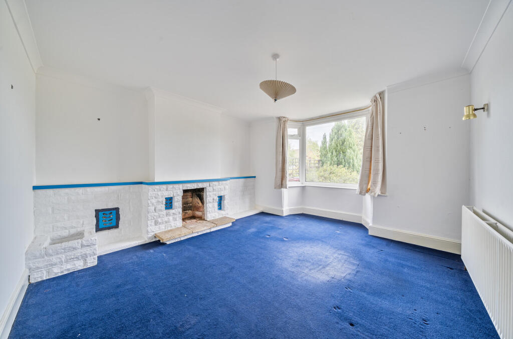 Armour Road, Tilehurst, Reading - More