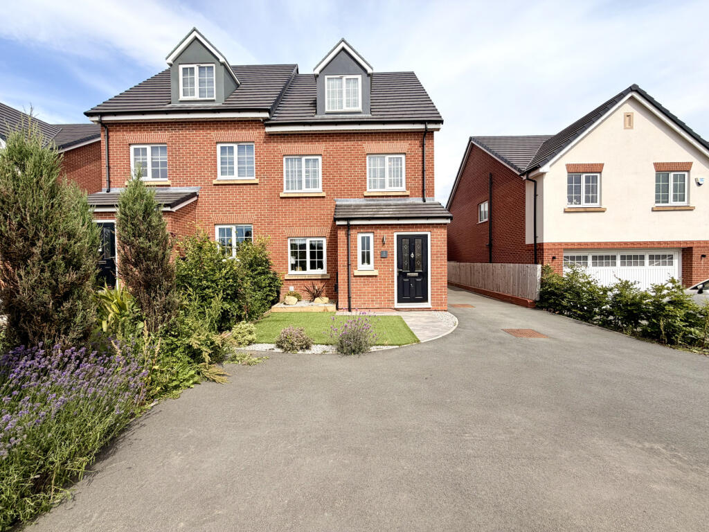4-bed semi-detached on Shetland Court,  Thornton, FY5, £275,000