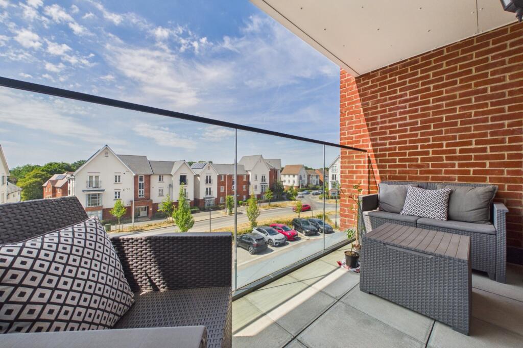 Apartment in Reading - View 4