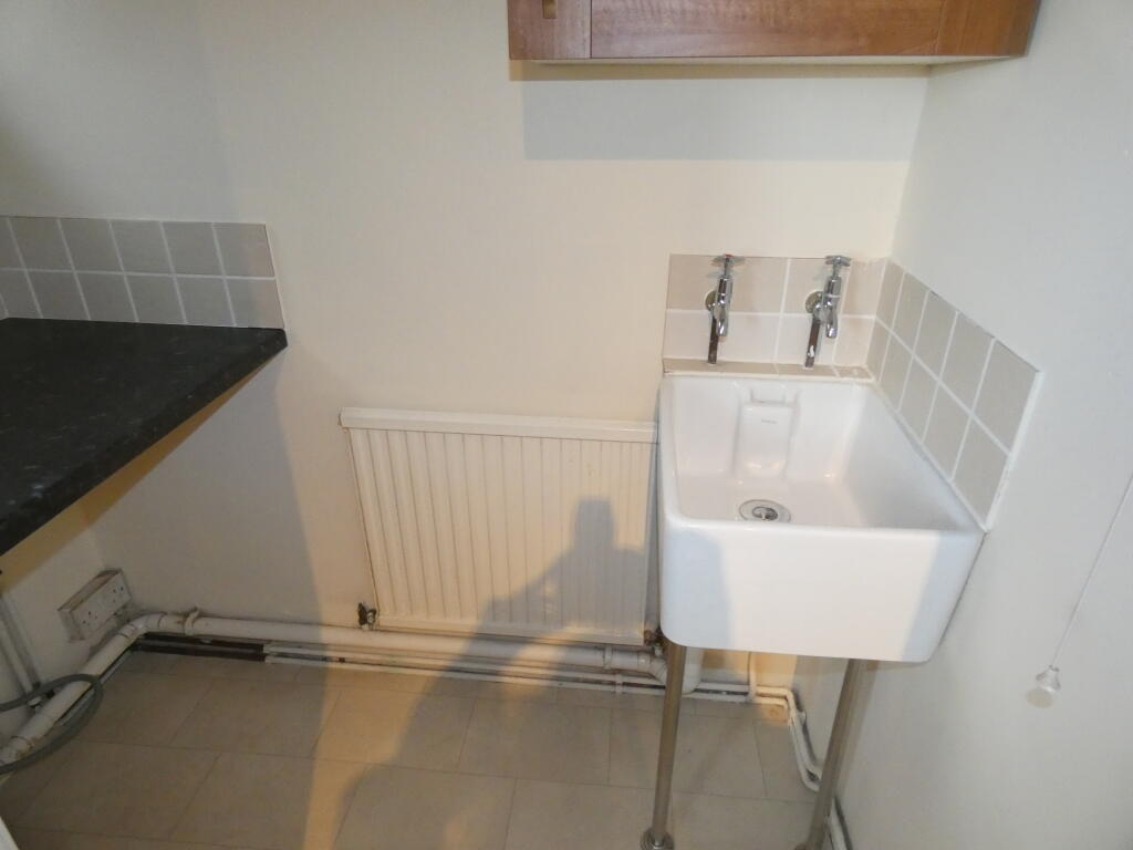 West Parade, Worthing, BN11 - View 3