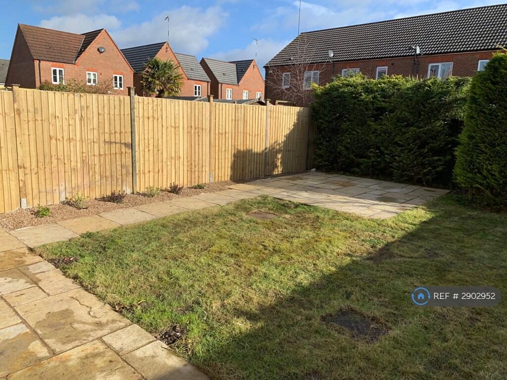 4 bedroom detached house for rent