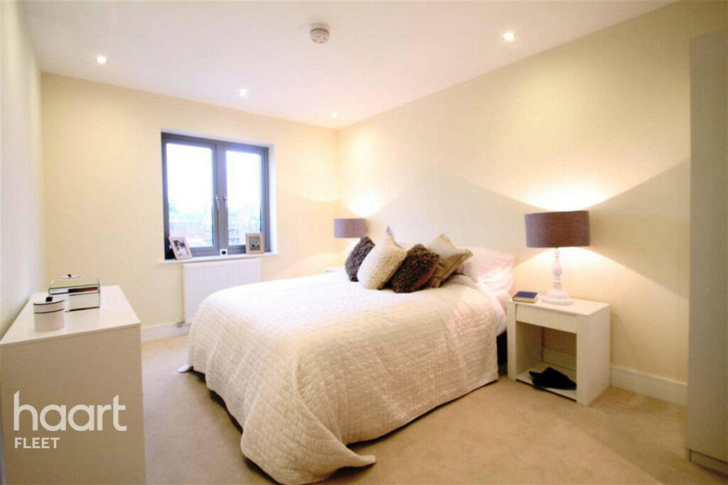 Main image of property: Queensmead, Farnborough