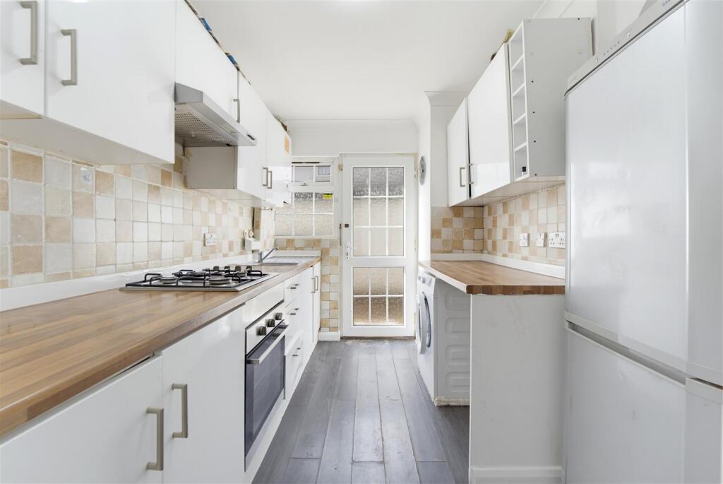 Apartment in Richings Park, Iver - More