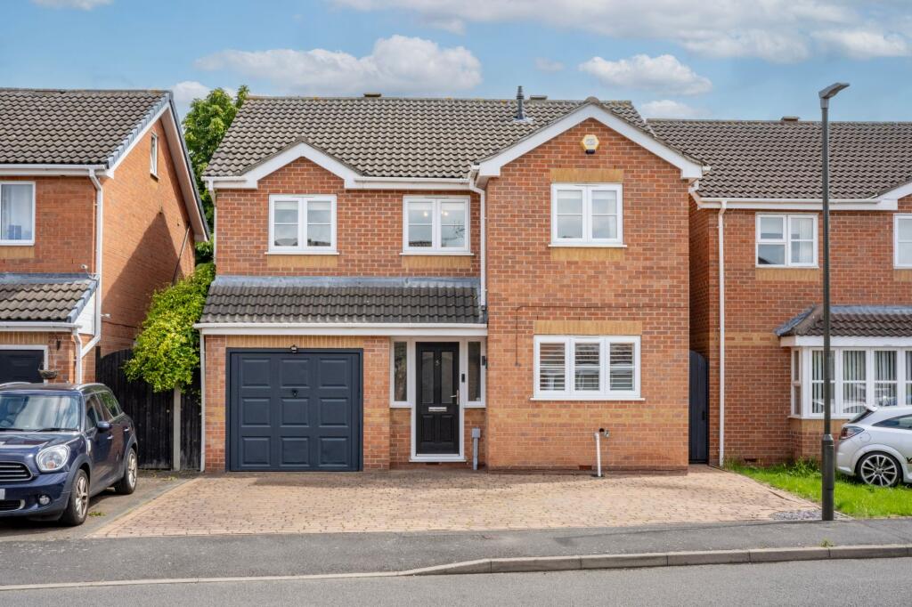 4-bed detached on Penmoor Close, Long Eaton, NG10, £400,000