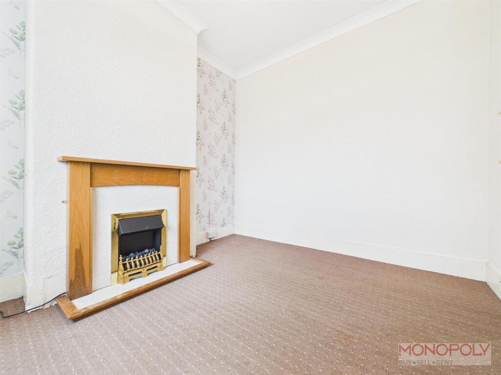 Gatewen Road, New Broughton, LL11 photo 2