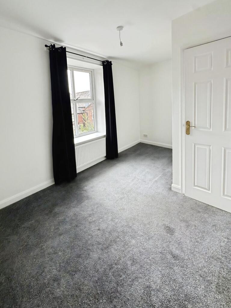 House in Oldham, Hey, Lees - View 4