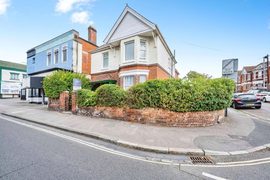 5-bed detached on Lodge Road, Southampton, Hampshire, SO14, £350,000