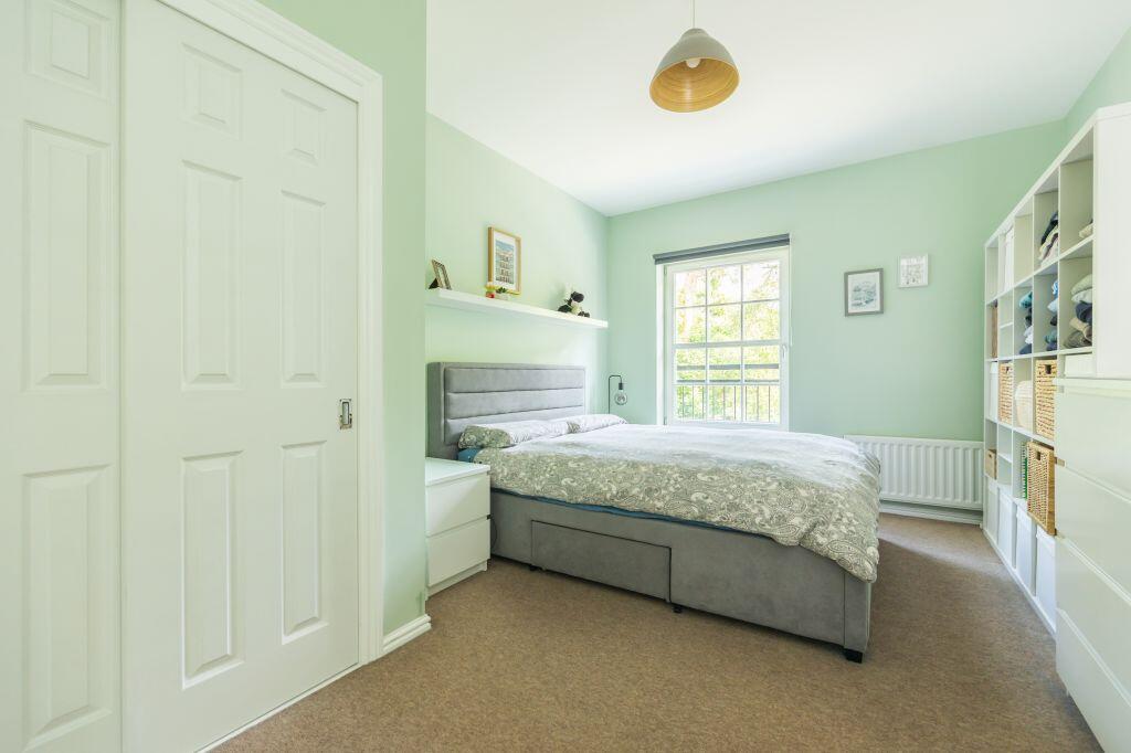 Apartment in Edinburgh - More